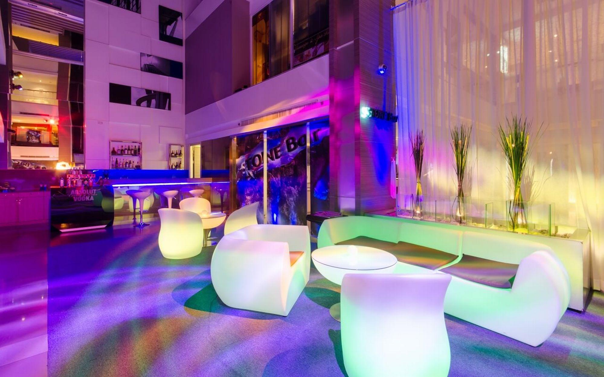 Hilton Garden Inn Bangkok Silom Zewnętrze zdjęcie