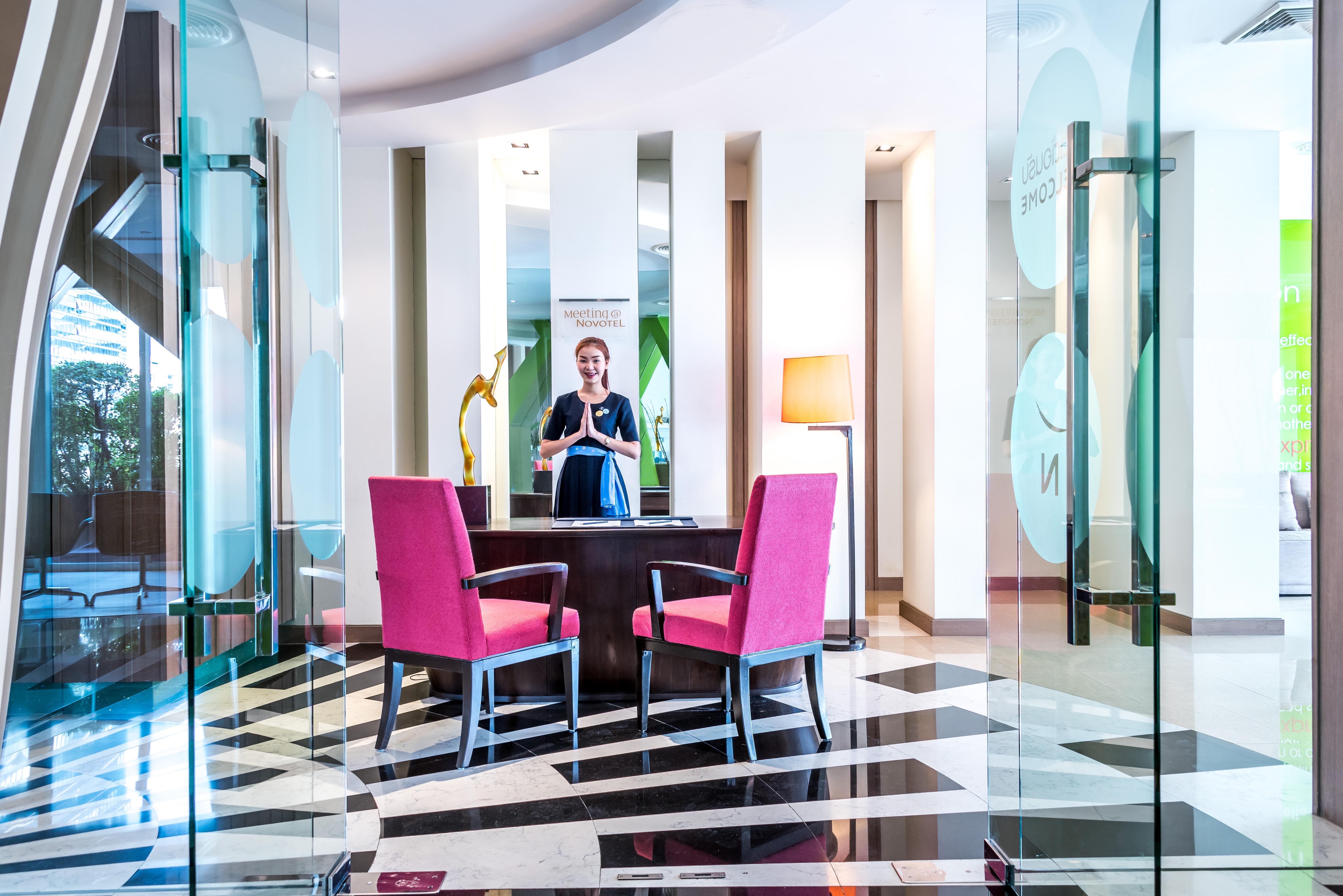 Hilton Garden Inn Bangkok Silom Zewnętrze zdjęcie