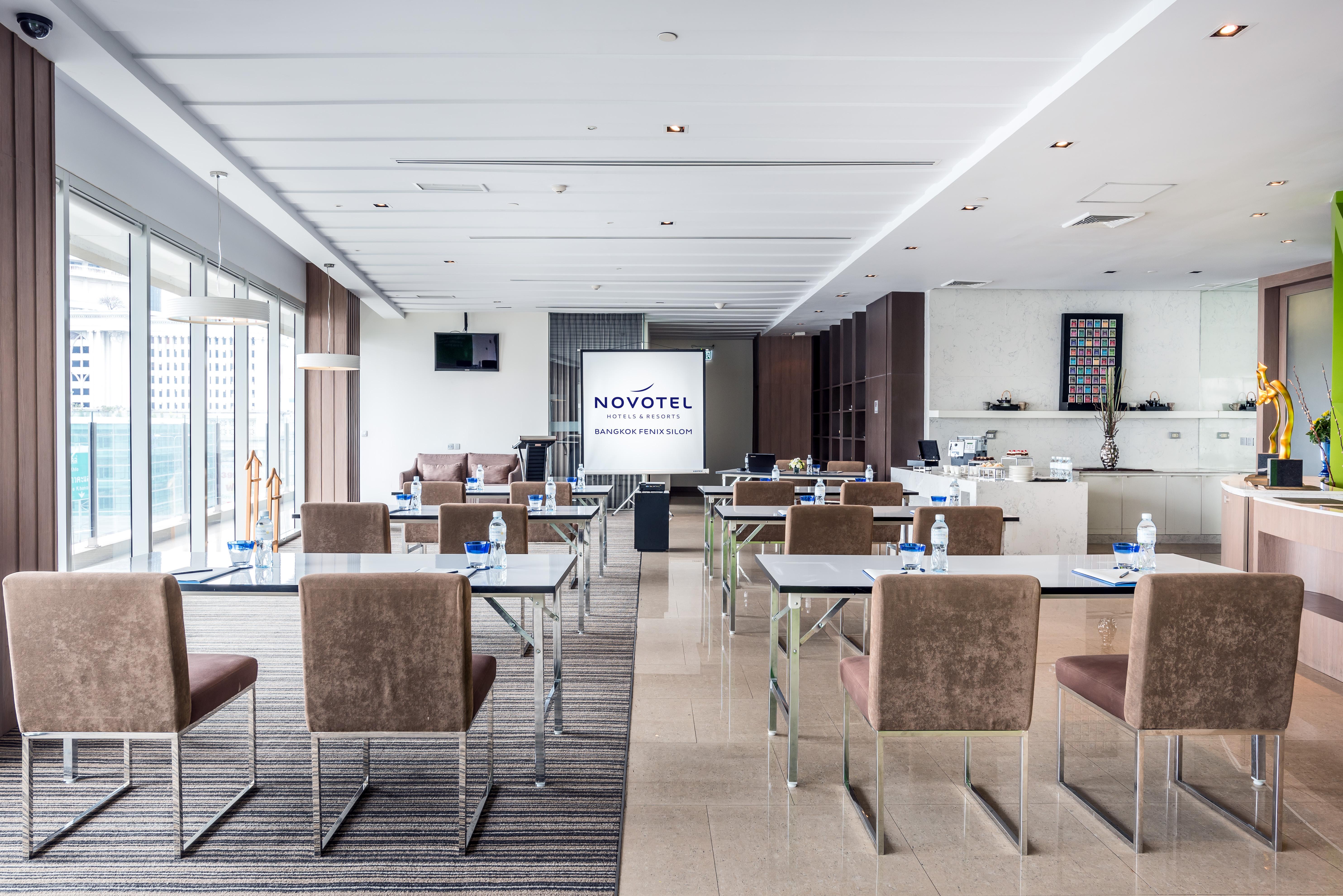 Hilton Garden Inn Bangkok Silom Zewnętrze zdjęcie