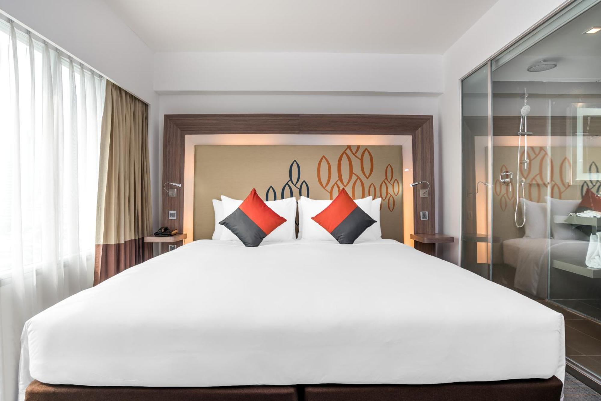 Hilton Garden Inn Bangkok Silom Zewnętrze zdjęcie