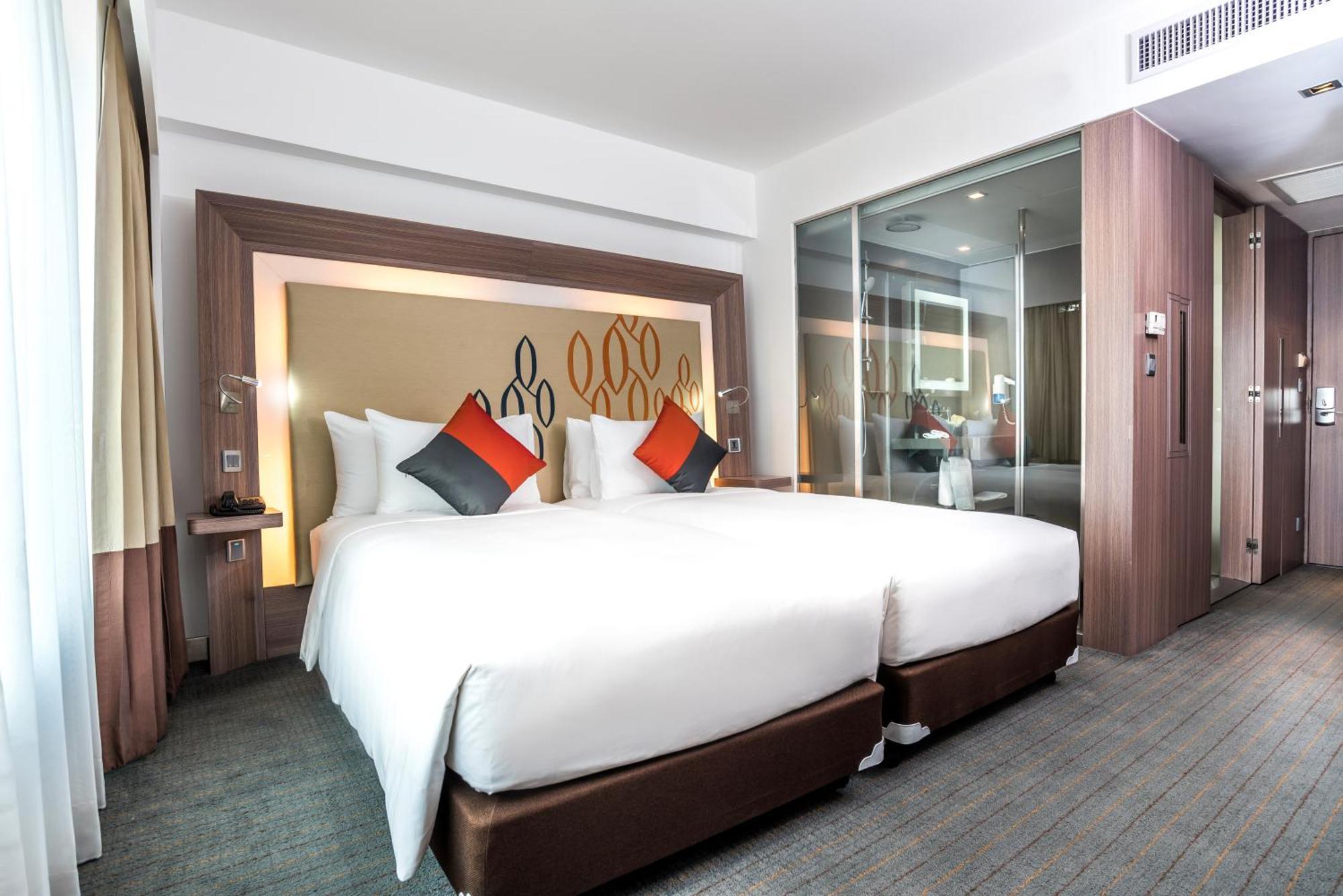 Hilton Garden Inn Bangkok Silom Zewnętrze zdjęcie