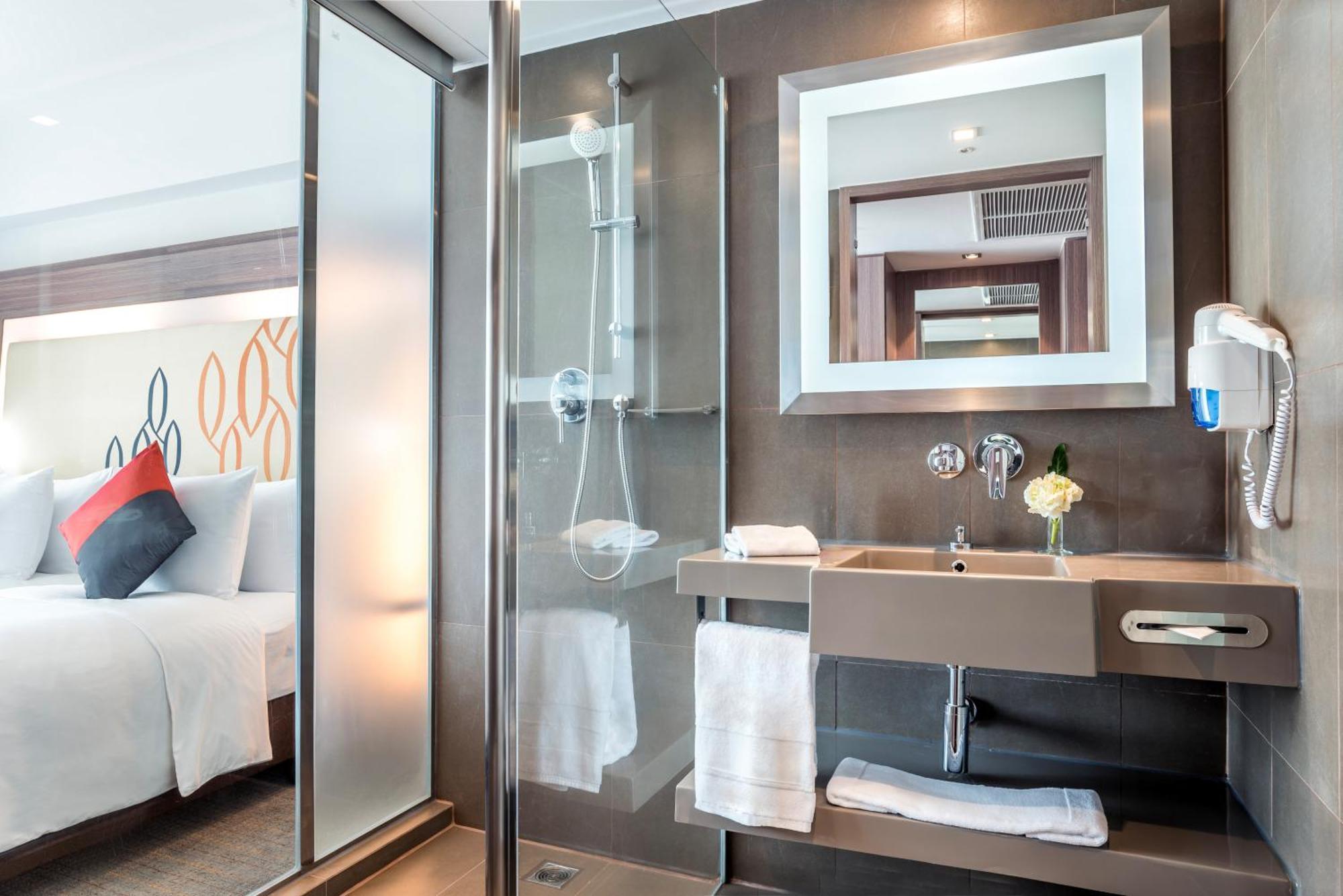 Hilton Garden Inn Bangkok Silom Zewnętrze zdjęcie