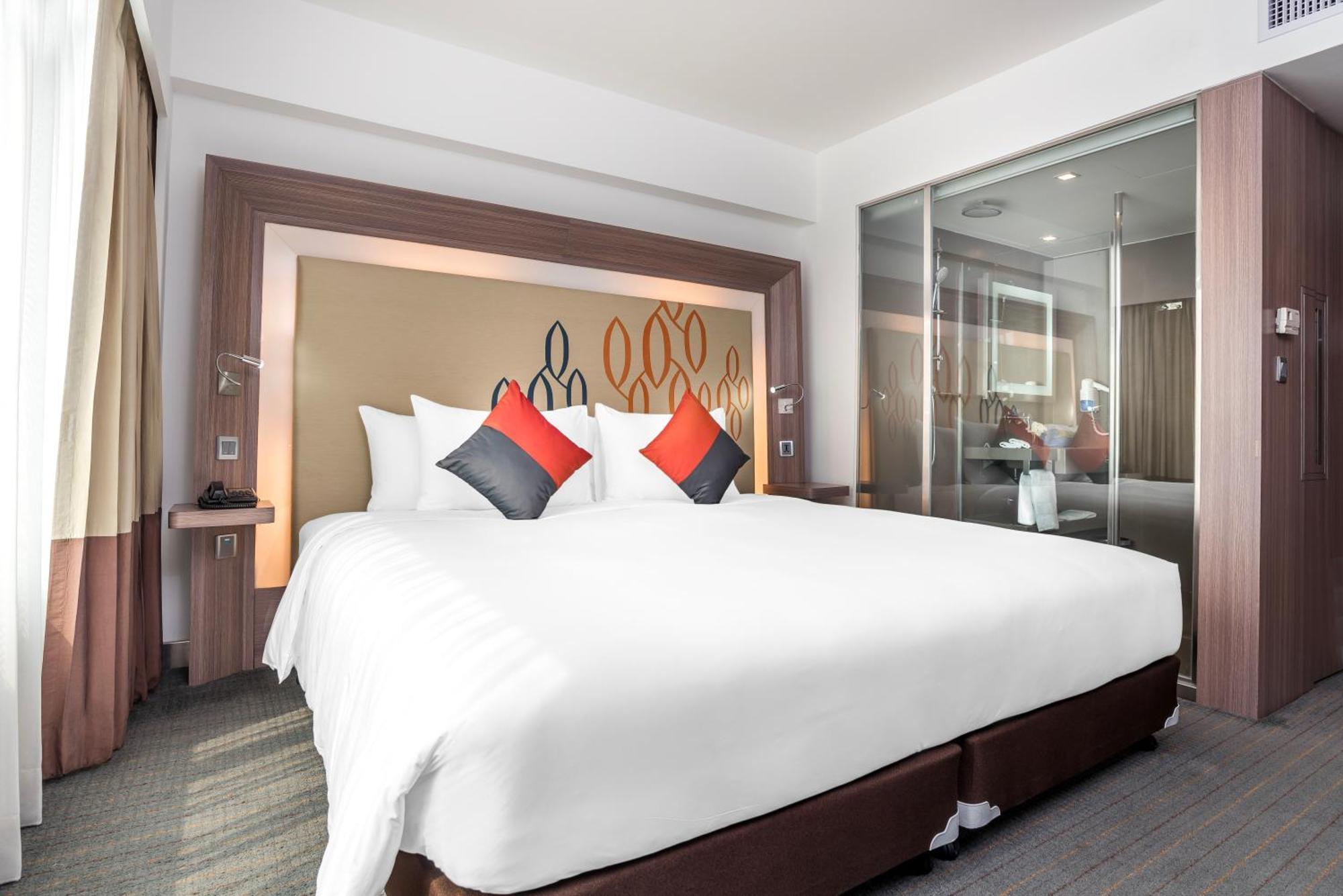 Hilton Garden Inn Bangkok Silom Zewnętrze zdjęcie