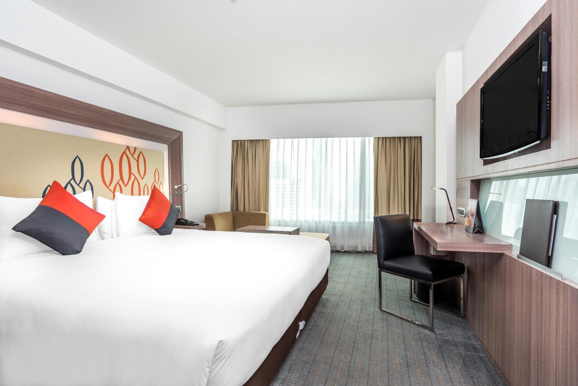 Hilton Garden Inn Bangkok Silom Zewnętrze zdjęcie