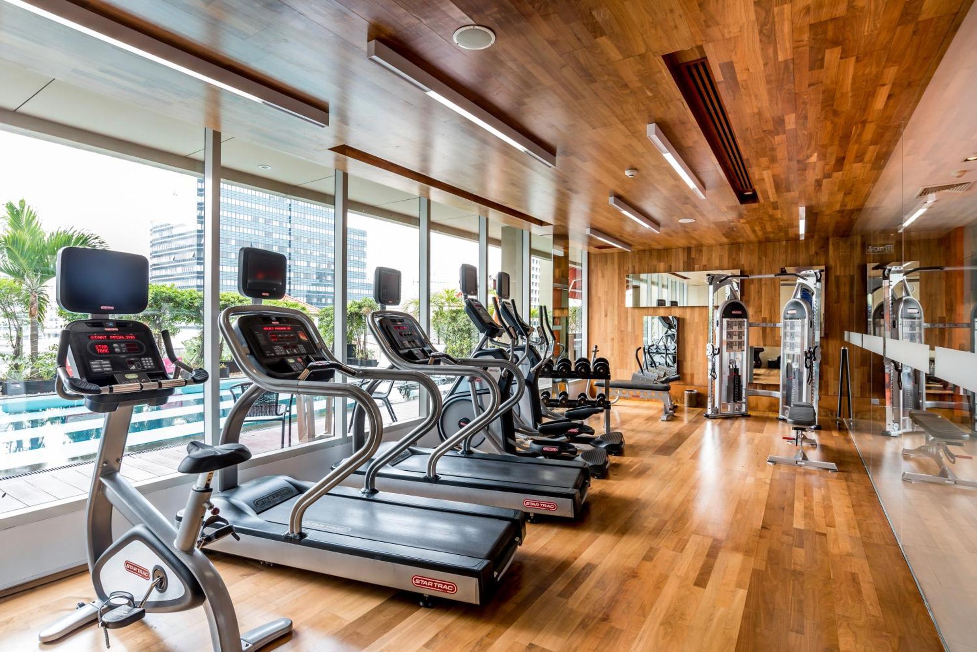 Hilton Garden Inn Bangkok Silom Zewnętrze zdjęcie