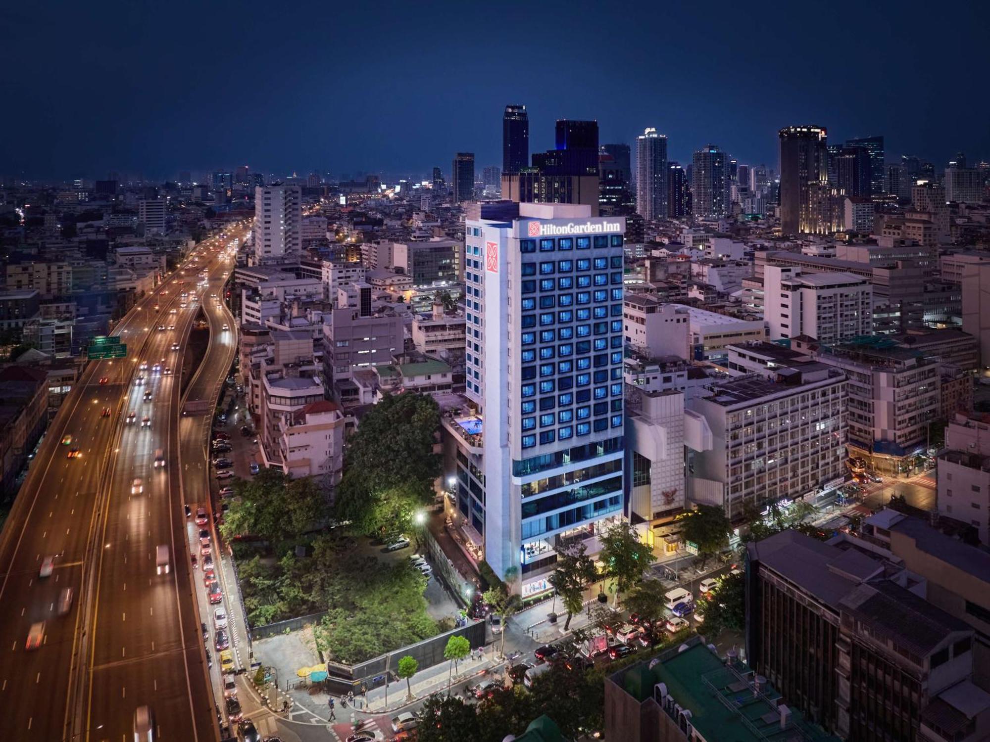 Hilton Garden Inn Bangkok Silom Zewnętrze zdjęcie