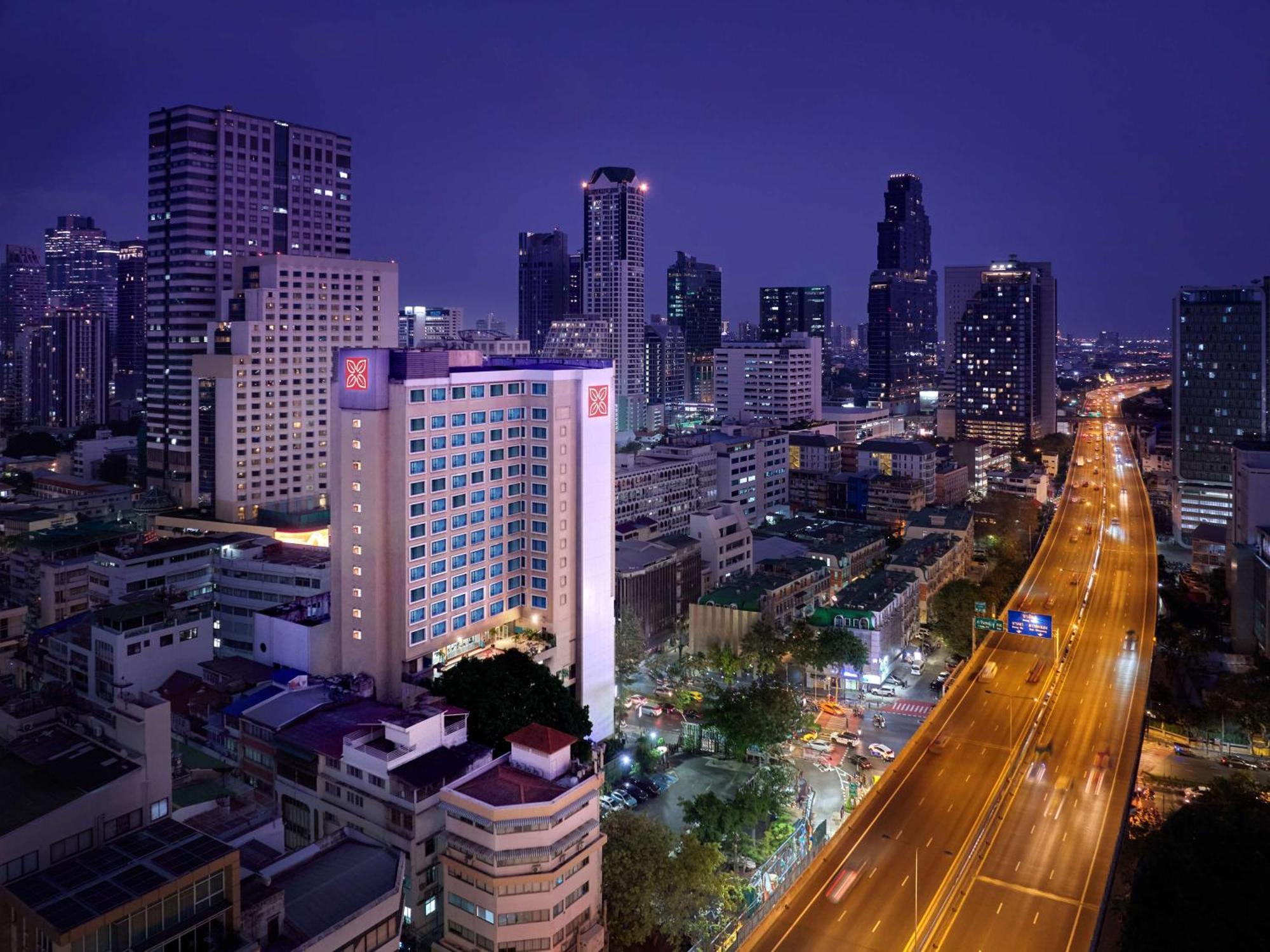 Hilton Garden Inn Bangkok Silom Zewnętrze zdjęcie