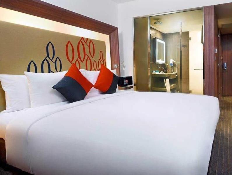 Hilton Garden Inn Bangkok Silom Zewnętrze zdjęcie
